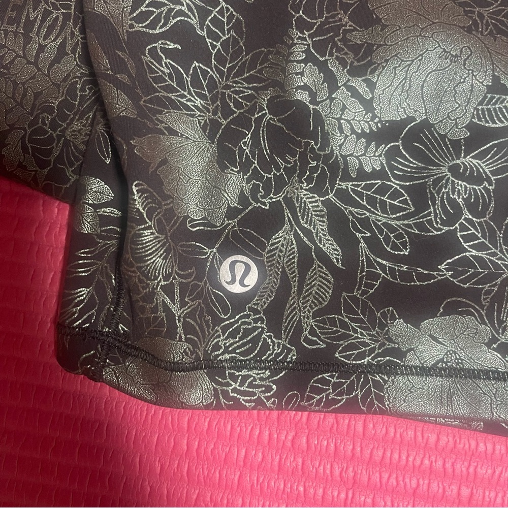 Lululemon cropped long sleeve - Picture 3 of 3